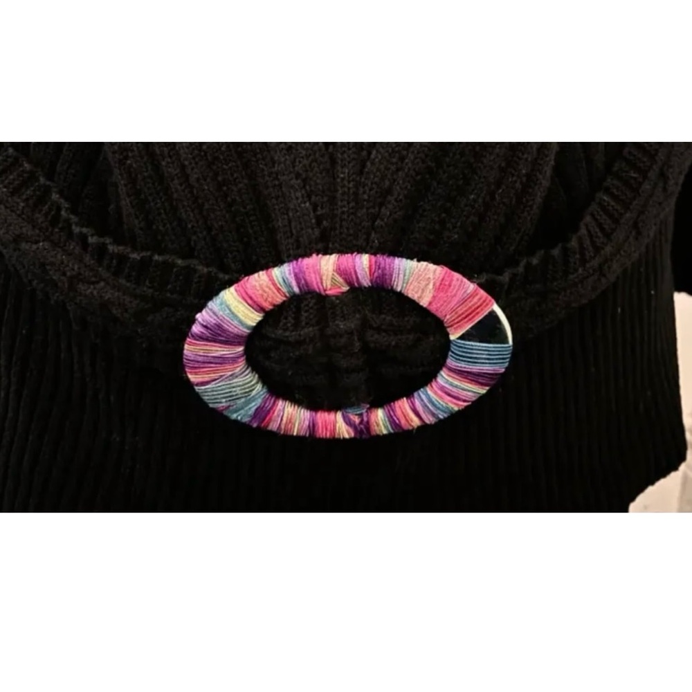 Long black rib-knitted sweater w/integrated belt & its  multicoloured buckle - Picture 9 of 13